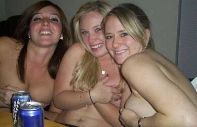 nude lesbians selfie. Photo #3