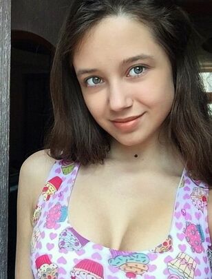 young amateur pussy