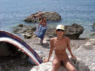 nude on vacation. Photo #4