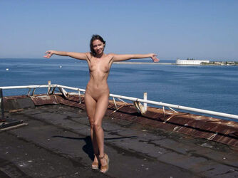 nude in public video. Photo #6