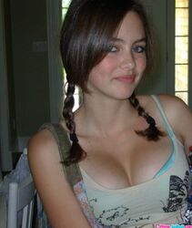 best teen cleavage. Photo #2