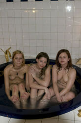wife nude hot tub. Photo #2
