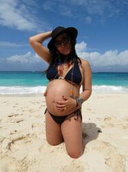 ariana aimes pregnant. Photo #3