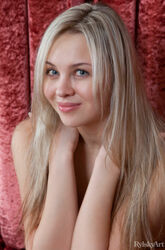 naked blonde teen girl. Photo #2