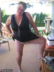big ass old lady. Photo #1