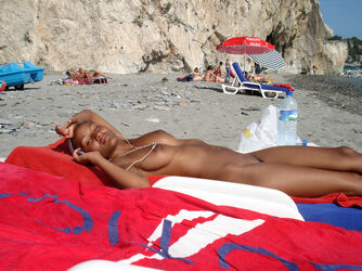 family friendly nudist beach. Photo #4
