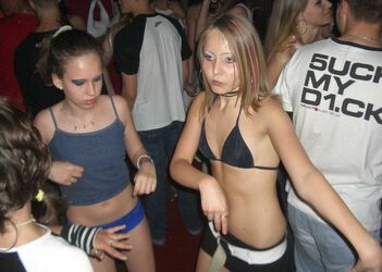 young nudist girls in public. Photo #3