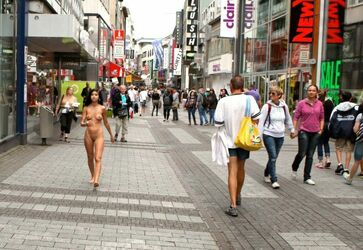 amateur public nudity. Photo #3