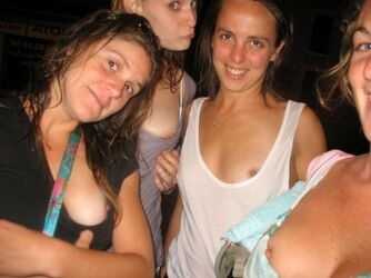 OOPS Tumblr Accidental Nudity Gives Us a Peekaboo. Photo #5