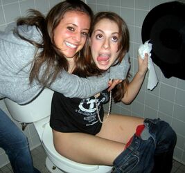 panty pissing. Photo #2